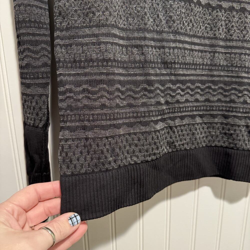 Lululemon Rest Less Pullover Thumb Holes Size 6 - Picture 3 of 7